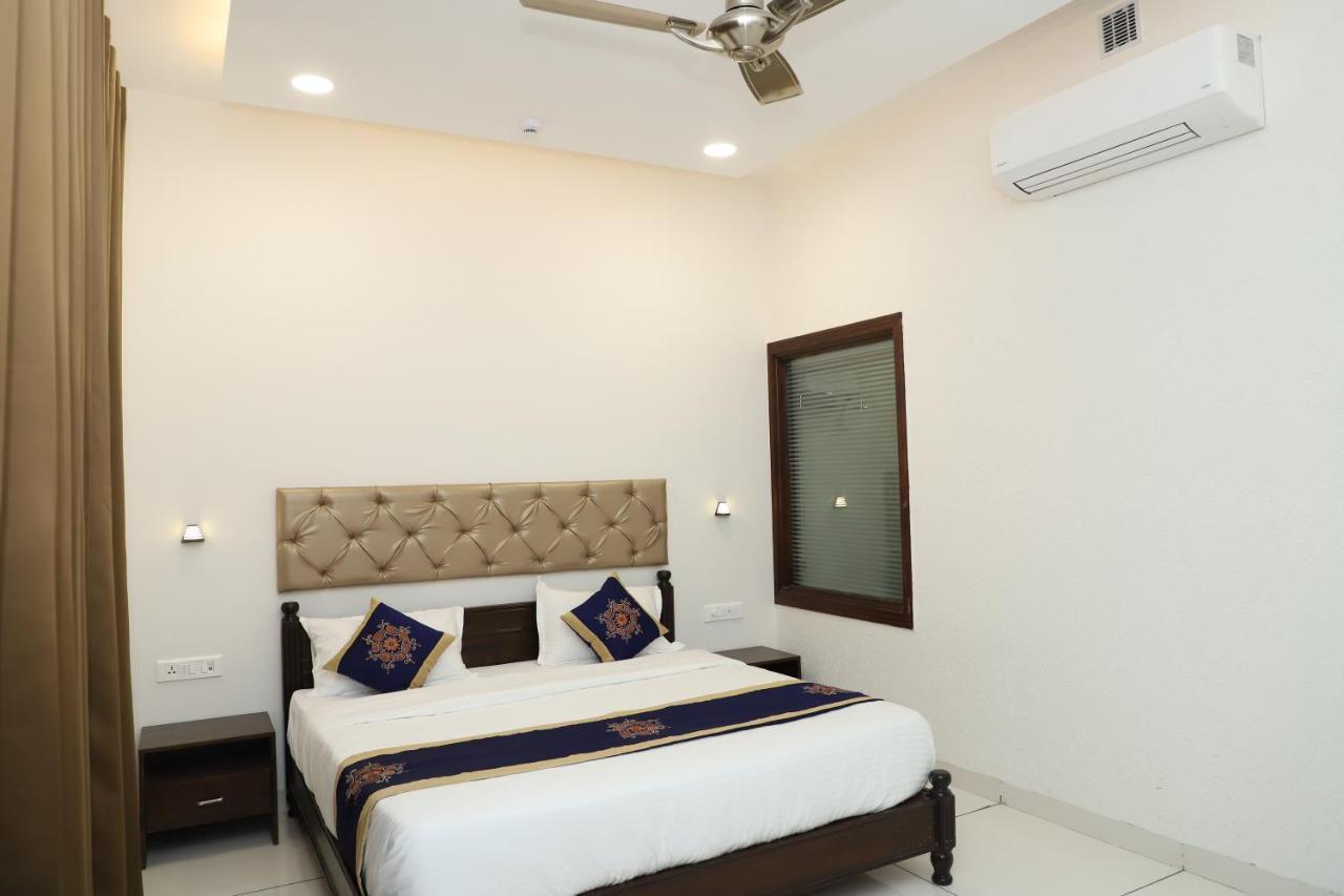 Clover Inn Udaipur Exterior foto