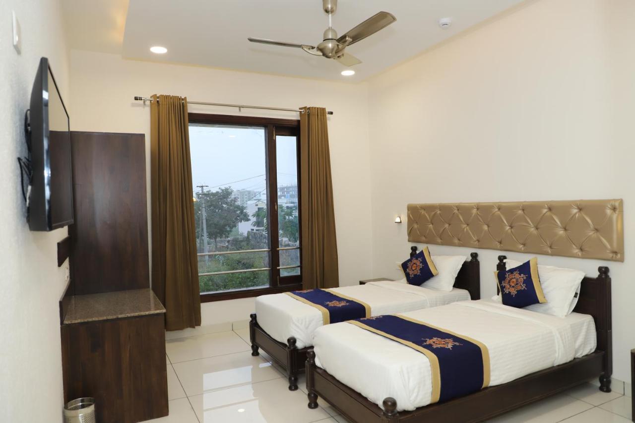 Clover Inn Udaipur Exterior foto